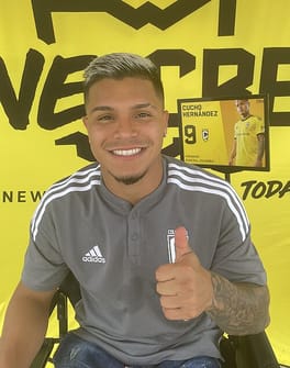 クチョ・エルナンデス（サッカー選手）の写真