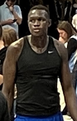 カマン・マルアチ（バスケットボール選手）の写真