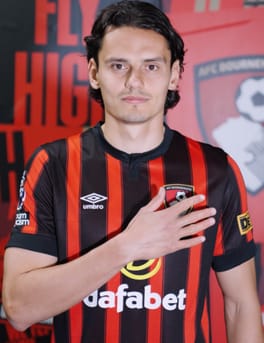 エネス・ウナル（サッカー選手）の写真