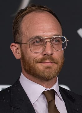 イーサン・エンブリー（テレビ俳優・映画俳優）の写真