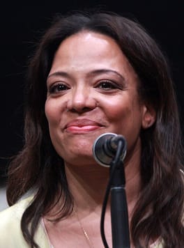 Photo of Lauren Vélez