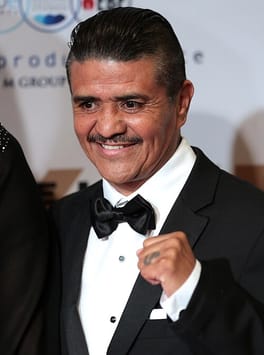 マイケル・カルバハル（ボクサー）の写真