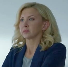Photo of Nina Arianda